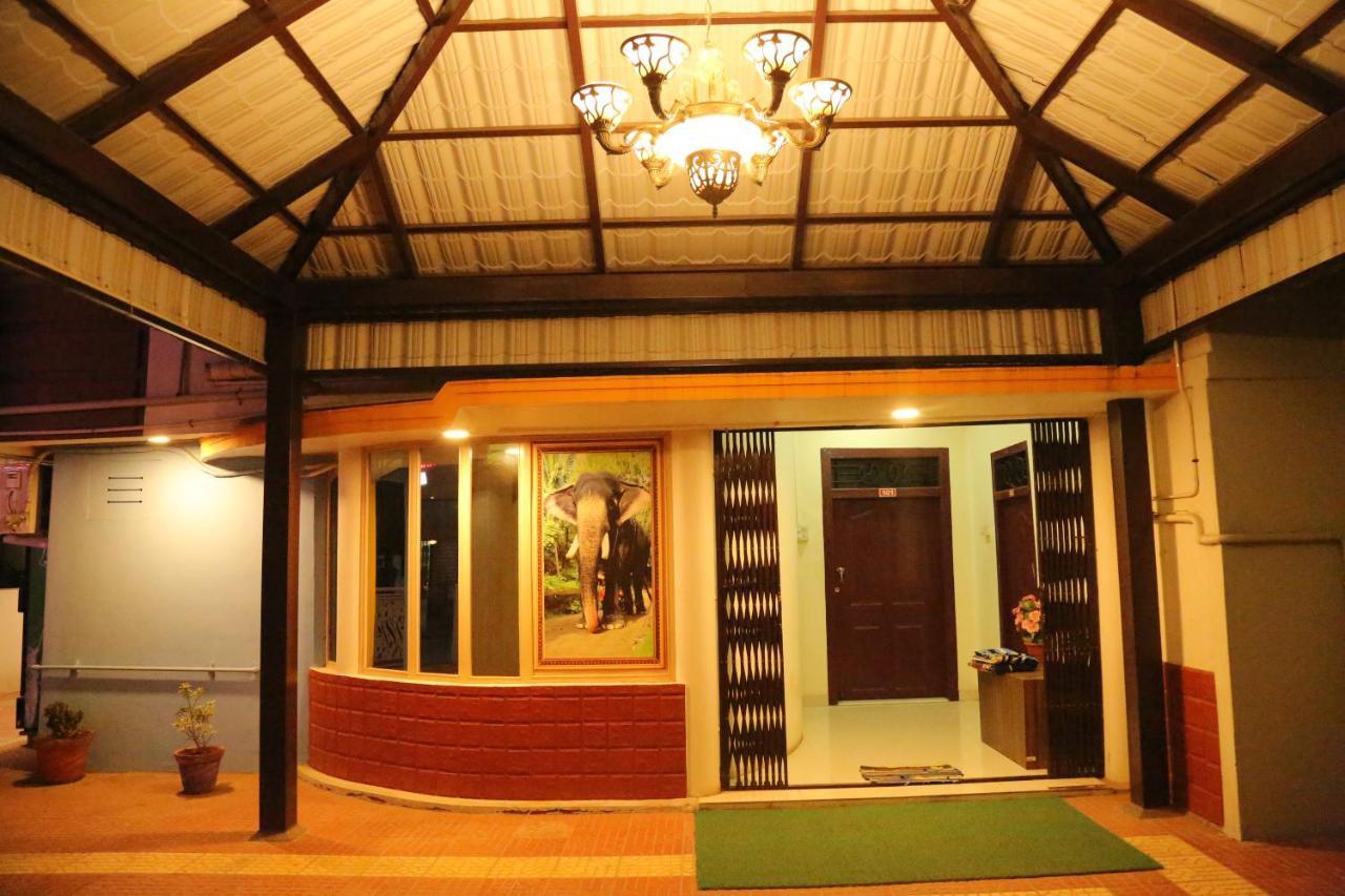 Kaala Bairav Grand Annex Temple Stay, Madurai Exterior photo